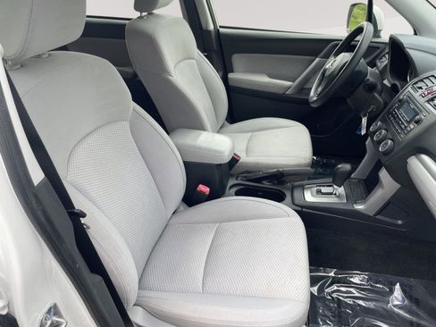 Used 2015 Subaru Forester 2.5i Premium AWD/4WD image 21