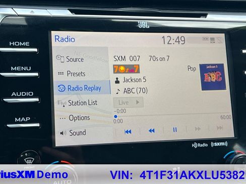 Used 2020 Toyota Camry XLE w/ Sunroof Package image 24