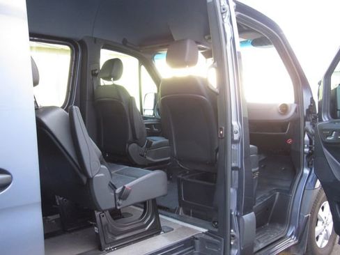 Used 2022 Mercedes-Benz Sprinter 2500 image 18