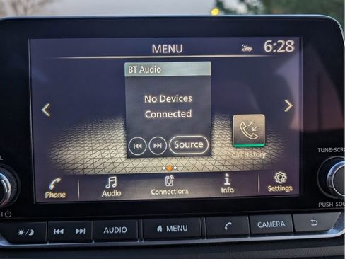 Used 2024 Nissan Rogue SV image 21