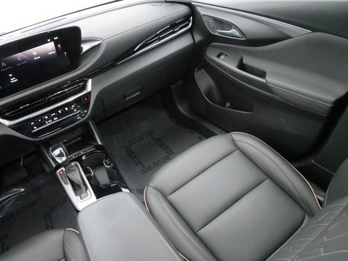 Used 2024 Buick Envista Avenir image 11