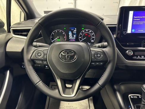 Used 2025 Toyota Corolla SE FWD image 18