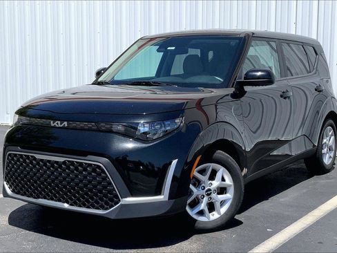 Used 2023 Kia Soul LX w/ Option Group 015 FWD image 1