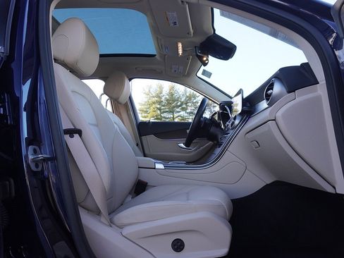 Used 2022 Mercedes-Benz GLC 300 GLC 300 image 34