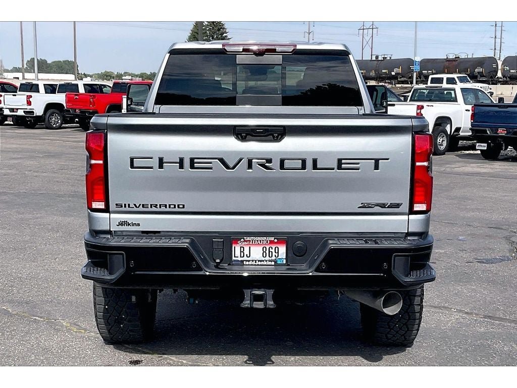 Used 2024 Chevrolet Silverado 2500 ZR2 w/ Technology Package AWD/4WD image 4