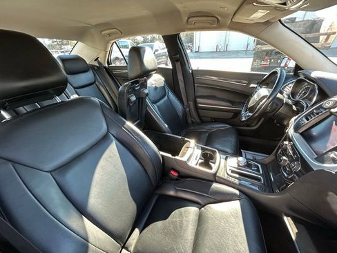 Used 2020 Chrysler 300 Touring L w/ Quick Order Package 2EF image 26