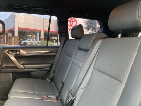 Used 2021 Lexus GX 460 Premium w/ Premium Package AWD/4WD image 11