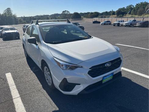 Used 2025 Subaru Impreza 2.0i image 3