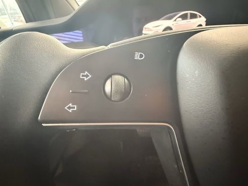 Used 2023 Tesla Model X image 27