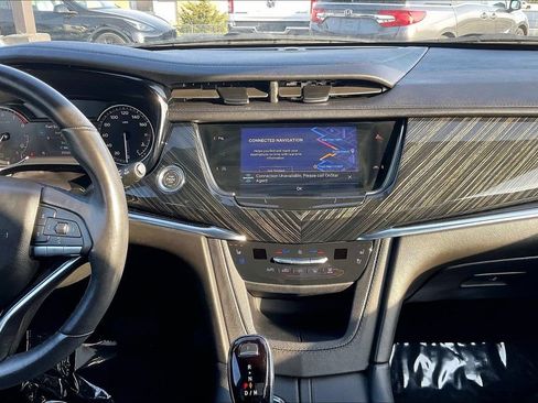 Used 2023 Cadillac XT6 Premium Luxury FWD image 12