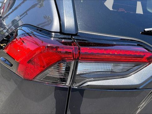 Certified 2025 Toyota RAV4 LE FWD image 28