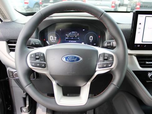 New 2026 Ford Explorer Active RWD image 4