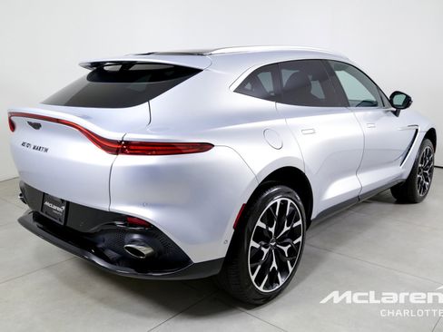 Used 2021 Aston Martin DBX image 8