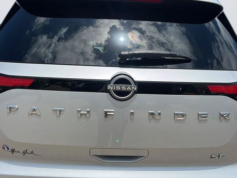 Used 2023 Nissan Pathfinder SL FWD image 31