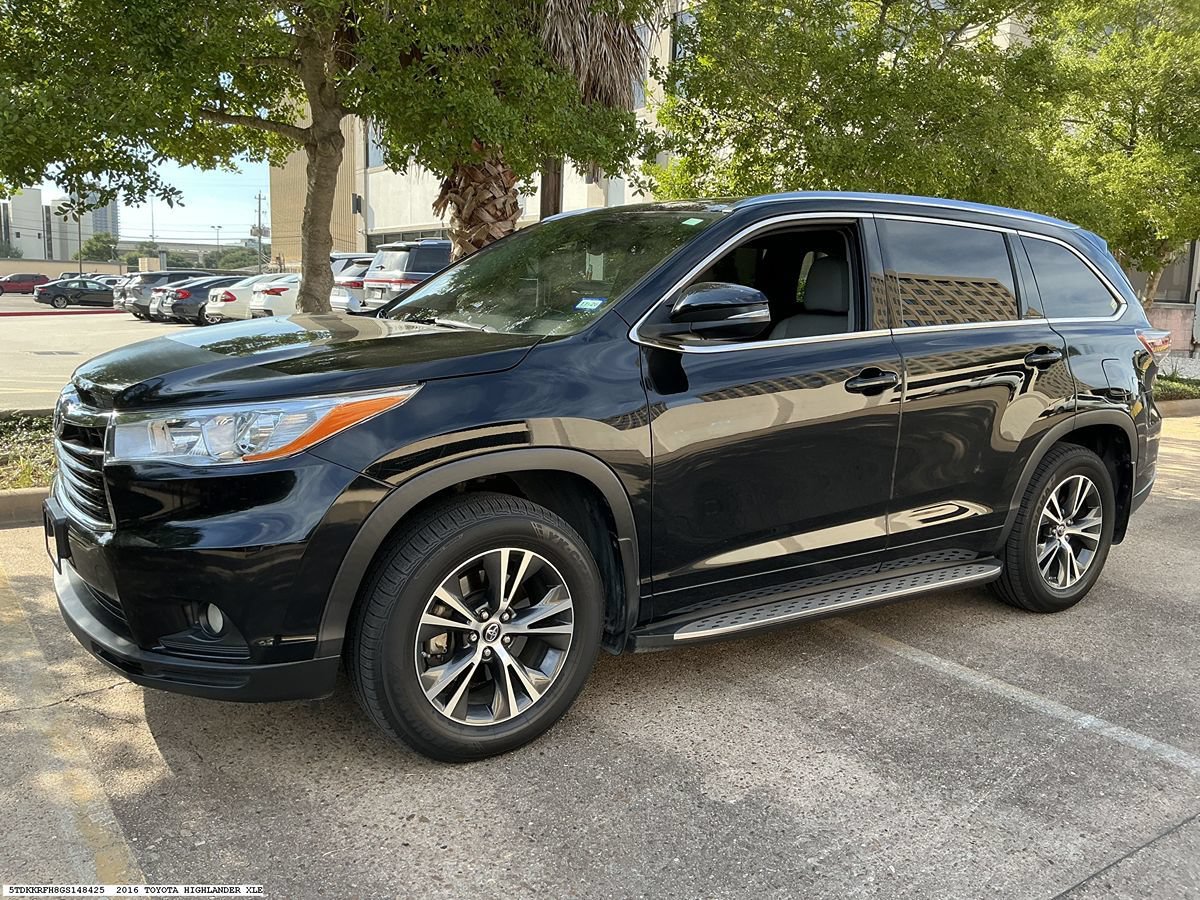 Used 2016 Toyota Highlander XLE FWD image 4