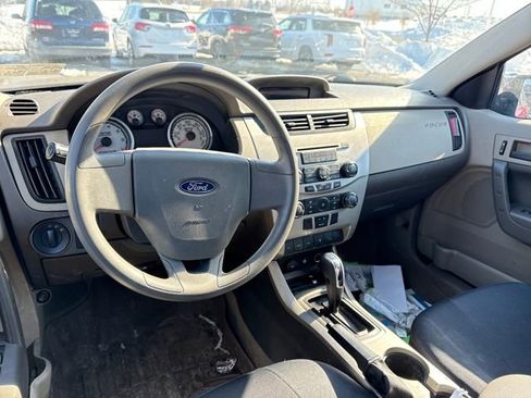 Used 2010 Ford Focus SE image 14