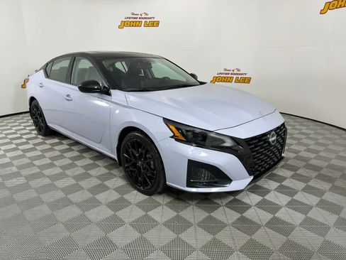 New 2026 Nissan Altima 2.5 SR w/ SR Midnight Edition Package image 8