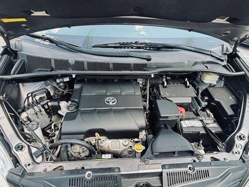 Used 2016 Toyota Sienna L FWD image 19