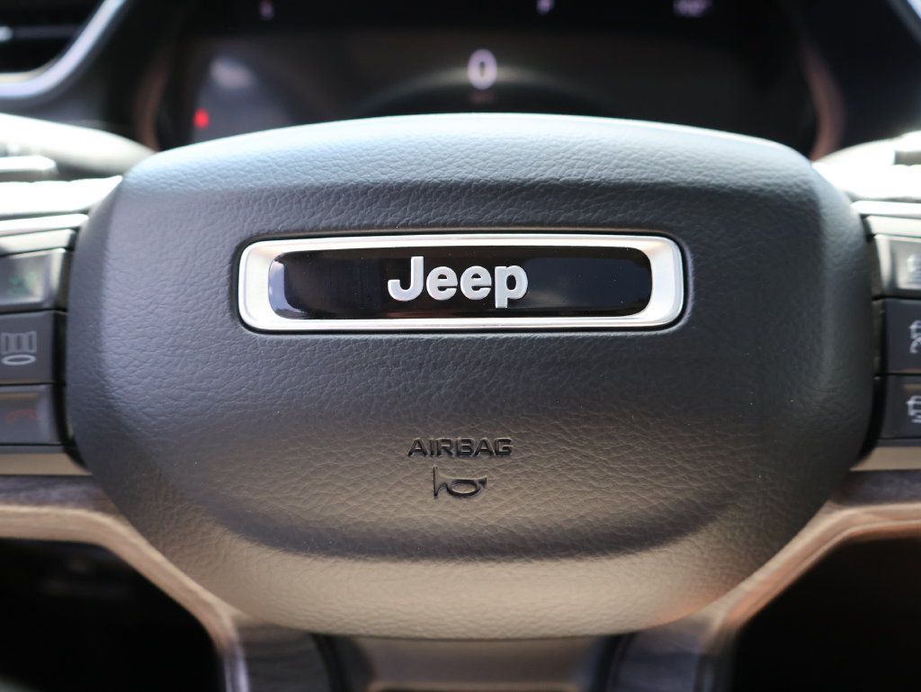 Used 2022 Jeep Grand Cherokee L Limited AWD/4WD image 28