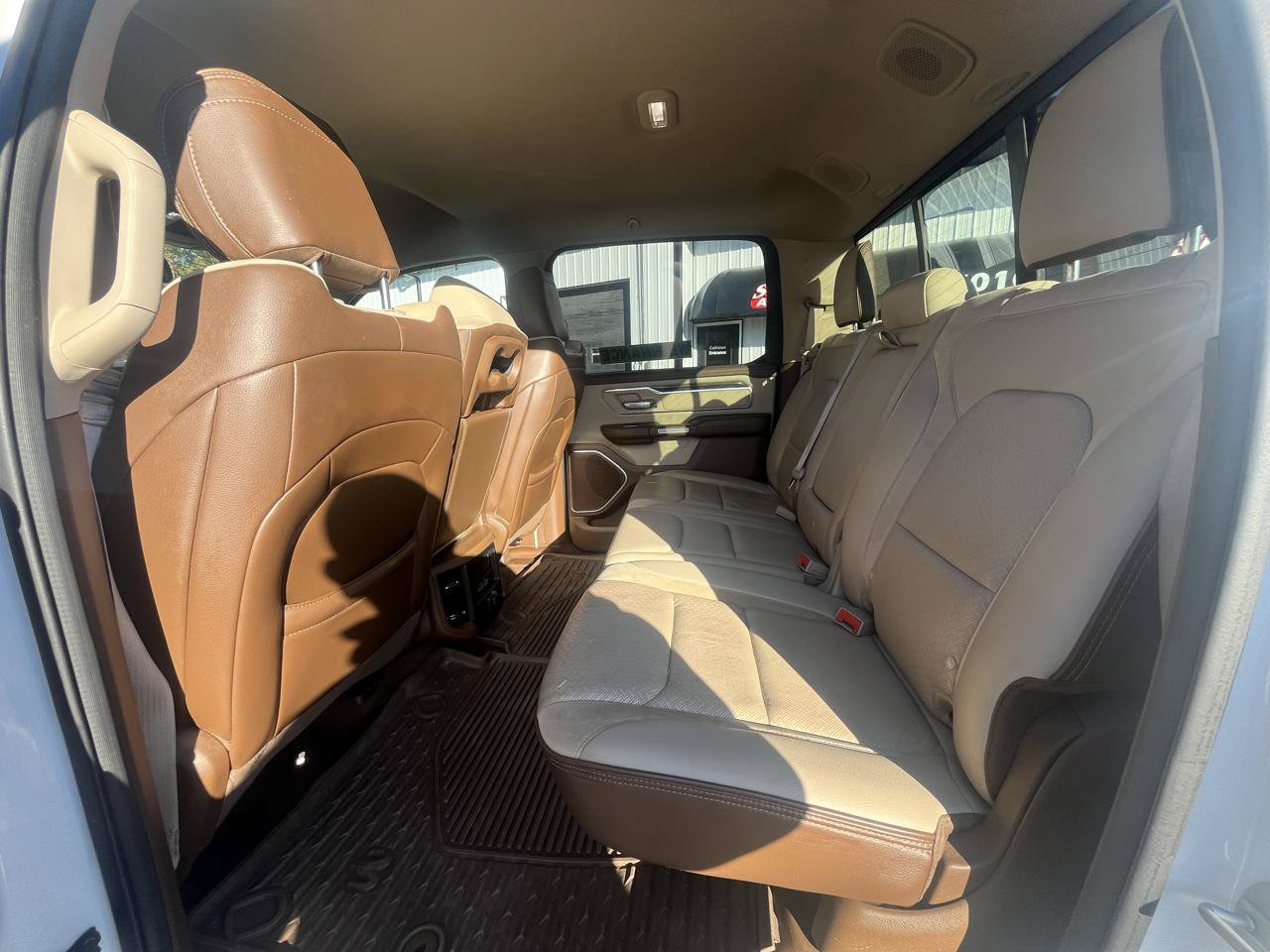 Used 2019 RAM 1500 Laramie AWD/4WD image 18