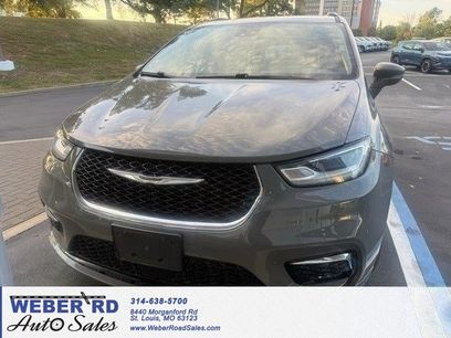 Used 2021 Chrysler Pacifica Touring w/ Cold Weather Group