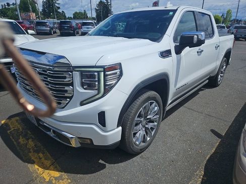 Used 2023 GMC Sierra 1500 Denali w/ Denali Reserve Package AWD/4WD image 1