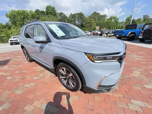 Certified 2025 Honda Pilot Elite image 38