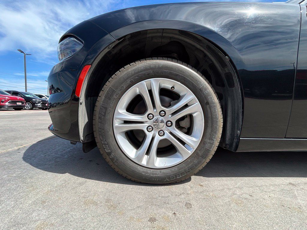 Used 2021 Dodge Charger SXT w/ Leather Interior Group RWD image 6