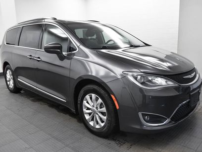 Used 2018 Chrysler Pacifica Touring-L Plus
