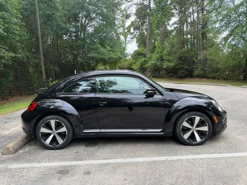 Used 2014 Volkswagen Beetle R-Line image 6