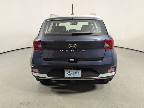 Certified 2025 Hyundai Venue Limited FWD image 7