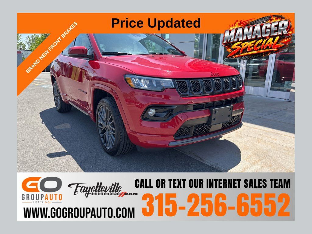 Used 2023 Jeep Compass Limited AWD/4WD image 1