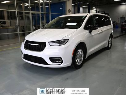 Used 2024 Chrysler Pacifica Touring-L