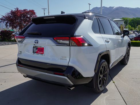 Used 2023 Toyota RAV4 XSE AWD/4WD image 8