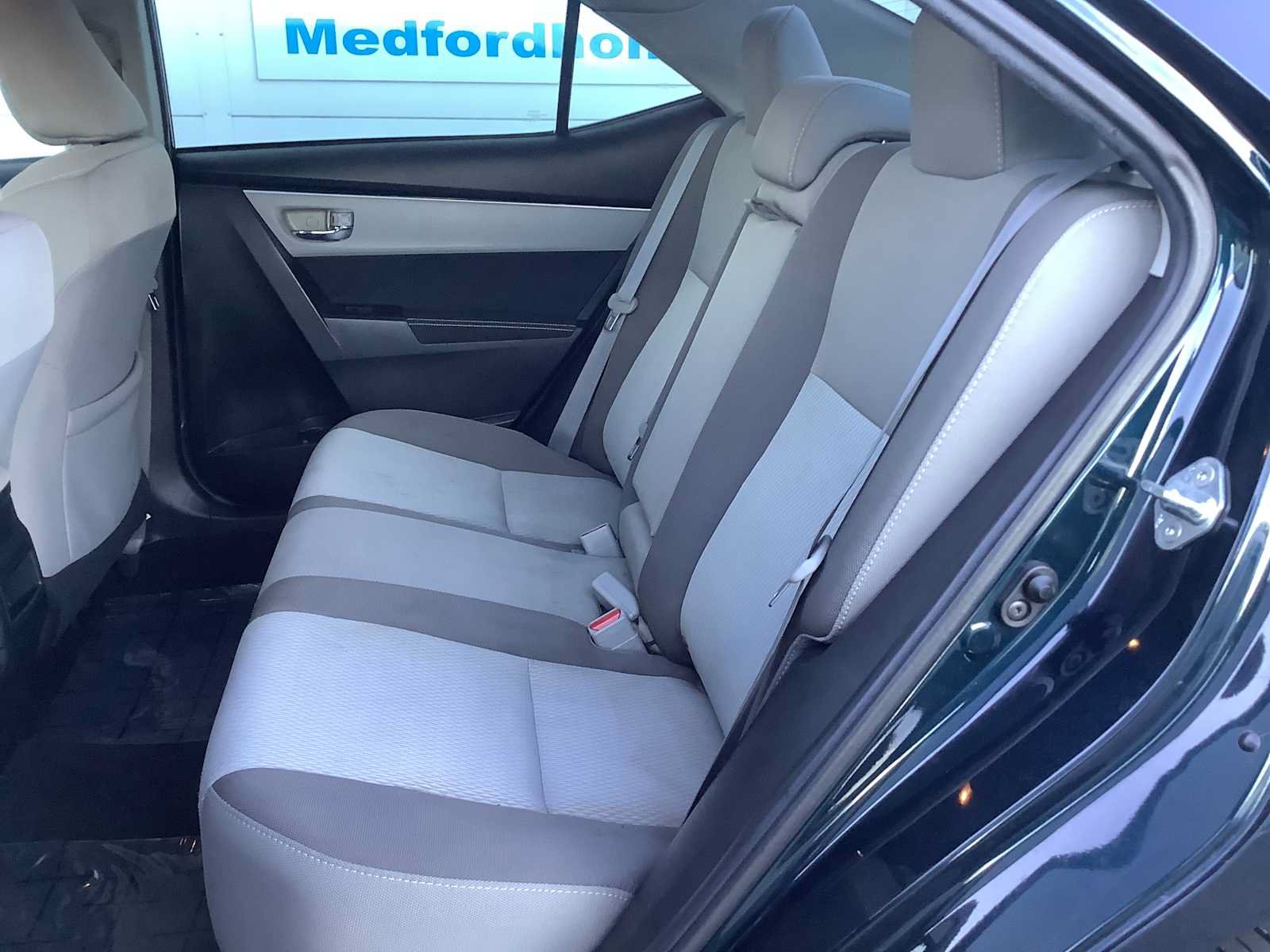 Used 2018 Toyota Corolla LE FWD image 13