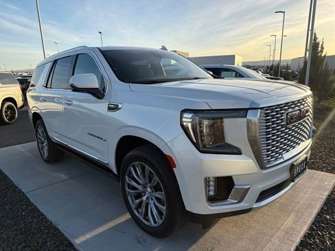 Used 2021 GMC Yukon Denali w/ Denali Premium Package image 2