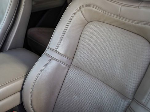 Certified 2023 Lincoln Aviator Reserve w/ Equipment Group 201A image 31