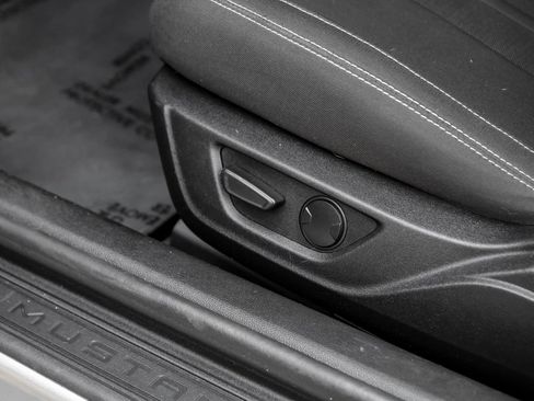 Used 2022 Ford Mustang GT RWD image 38