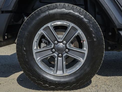 Used 2020 Jeep Wrangler Unlimited Sahara image 20