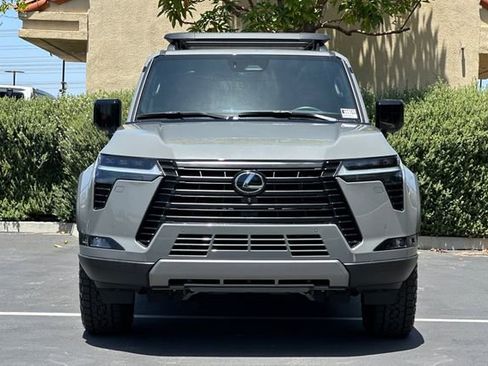 Used 2024 Lexus GX 550 AWD/4WD image 8