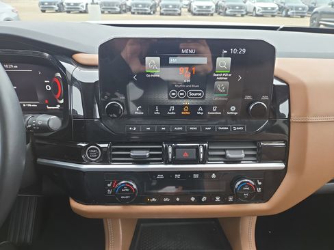 Used 2023 Nissan Pathfinder Platinum image 13