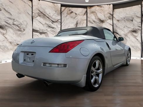 Used 2008 Nissan 350Z Touring RWD image 5