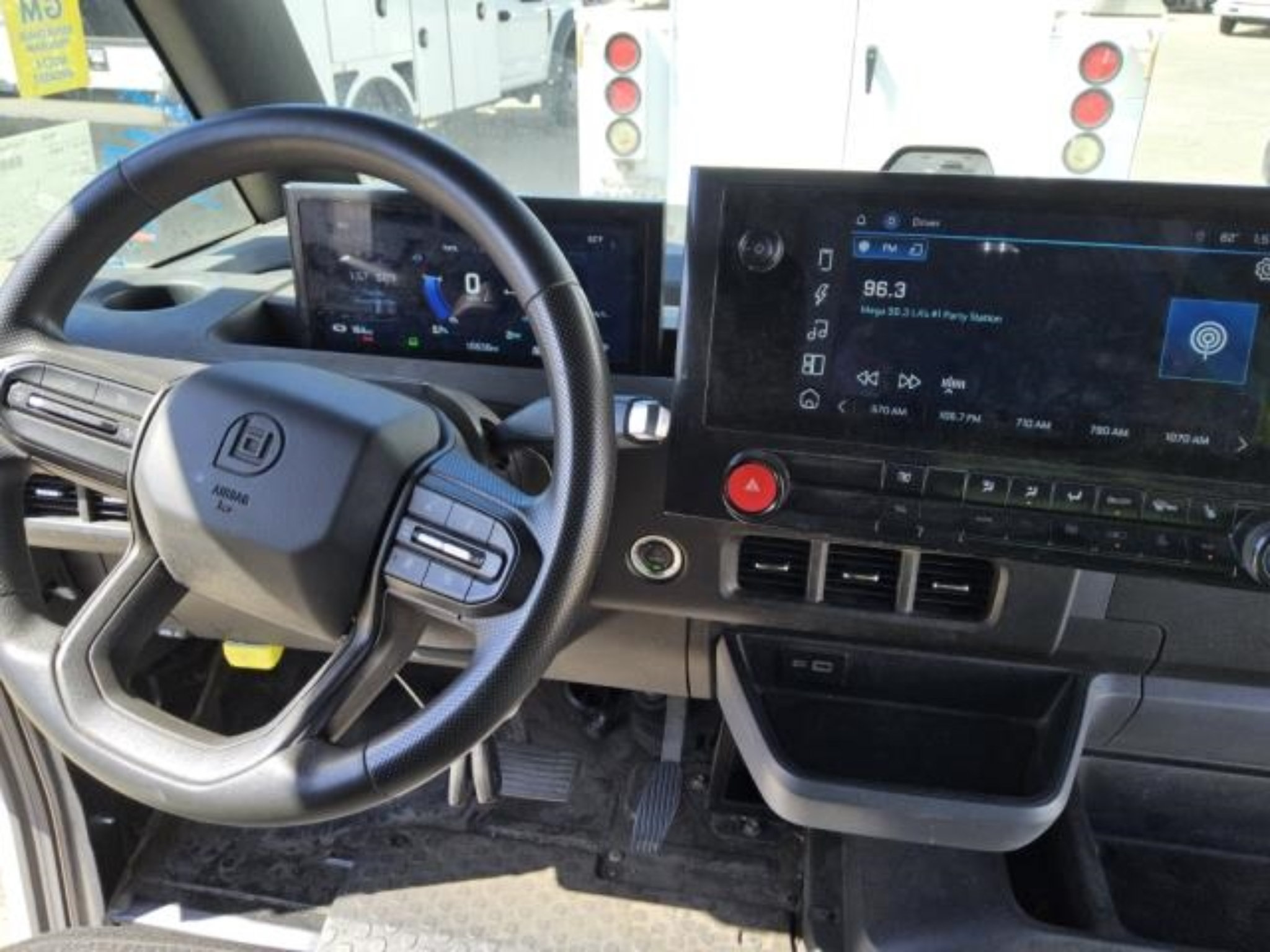 Used 2024 Chevrolet Brightdrop 600 w/ Battery Pack, Max Range AWD/4WD image 4