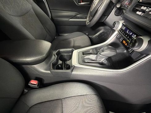 Used 2019 Toyota RAV4 XLE w/ Convenience Package FWD image 34