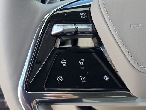 New 2026 Cadillac Escalade ESV Platinum Sport w/ LPO, ONYX Package image 25