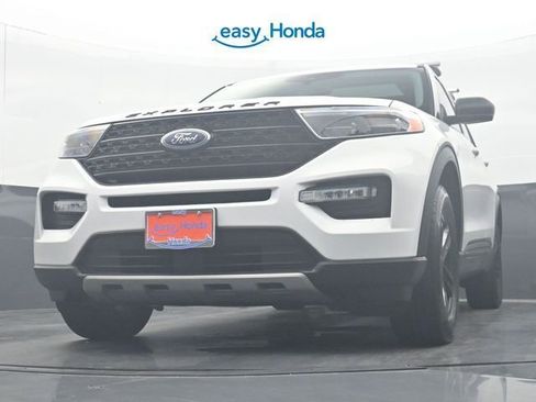 Used 2021 Ford Explorer XLT w/ Equipment Group 202A AWD/4WD image 28
