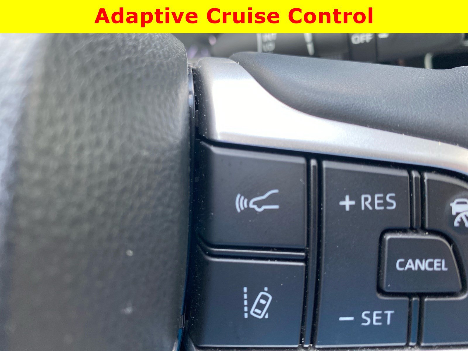 Used 2023 Toyota Highlander XLE AWD/4WD image 28