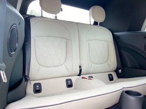 Used 2024 MINI Cooper S w/ Signature Upholstery Package FWD image 28