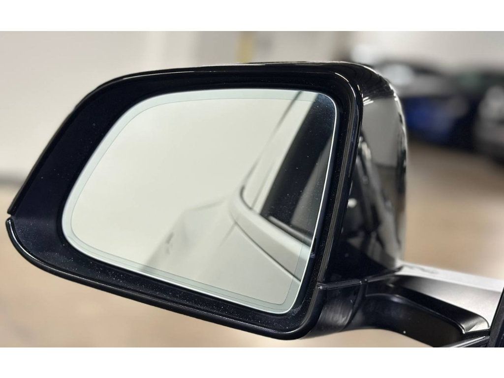 Used 2021 Tesla Model Y Long Range AWD/4WD image 35