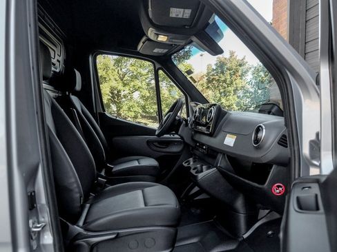 New 2026 Mercedes-Benz Sprinter 2500 image 18